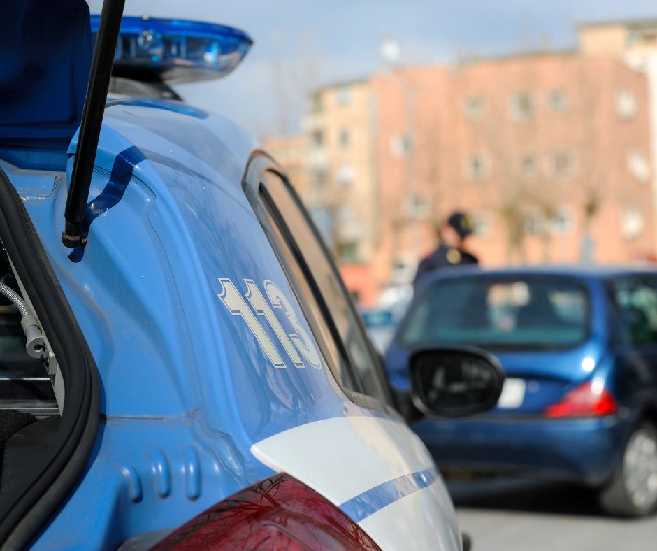 Minivan abusivo fermato alla Spezia: scattano sequestro e sanzioni