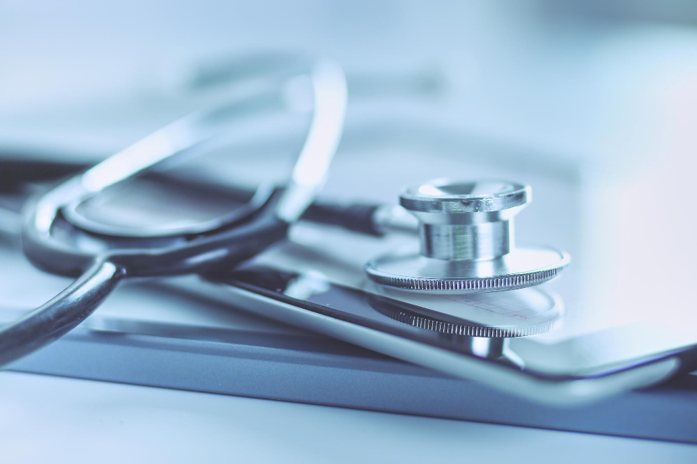 Formicolio alle mani, quando serve un controllo medico